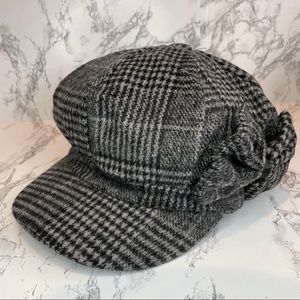 Dark Gray Cabbie Had, Sided Bow